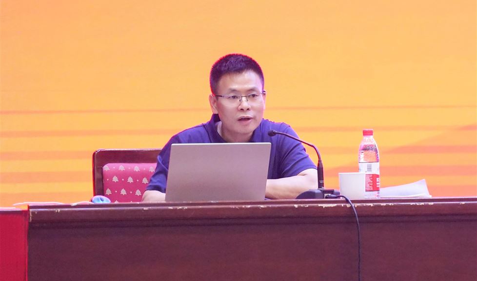 防水專家伍盛江應(yīng)邀為秦皇島市工程質(zhì)量“三年行動(dòng)”做專題培訓(xùn)，“一品能·三金標(biāo)”助力秦皇島地區(qū)建筑行業(yè)高質(zhì)量發(fā)展