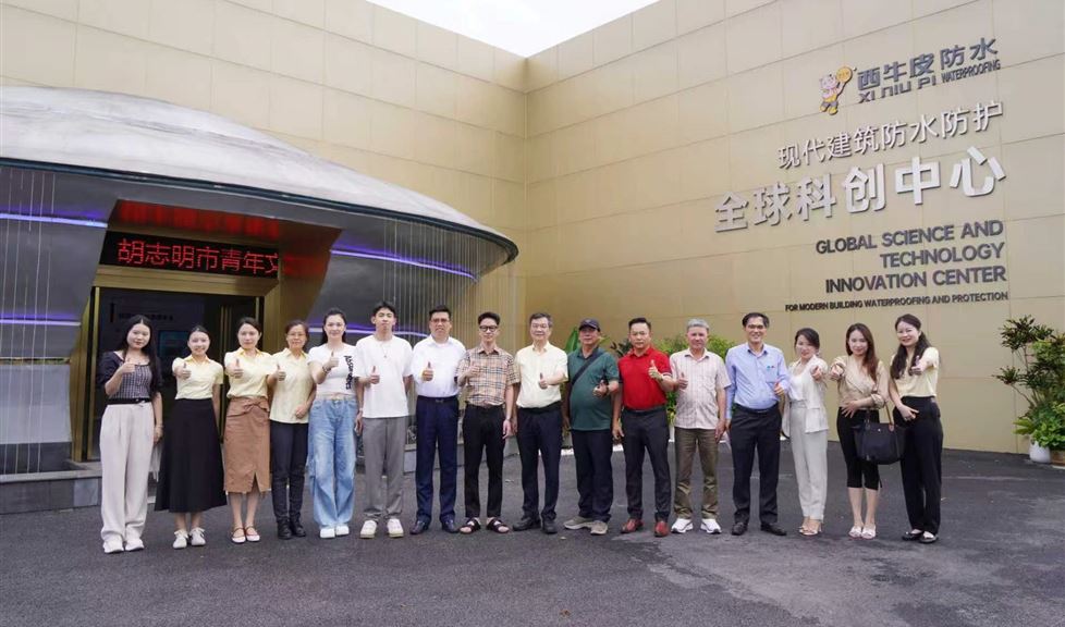 西牛皮（南寧）科技園迎來越南第五建設(shè)股份公司、胡志明市青年文化宮一行